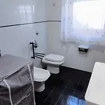 Grande Bilocale Con Giardino شقة ليتسانو