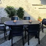 Grande Bilocale Con Giardino شقة ليتسانو