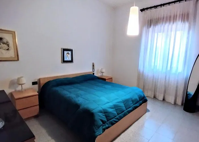 Grande Bilocale Con Giardino ليتسانو