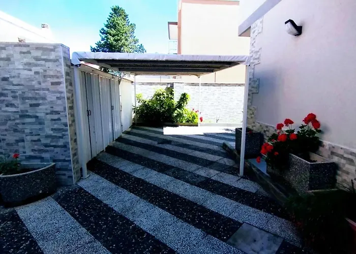 شقة Grande Bilocale Con Giardino
