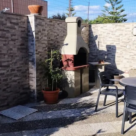 Grande Bilocale Con Giardino * Lizzano (Apulia)