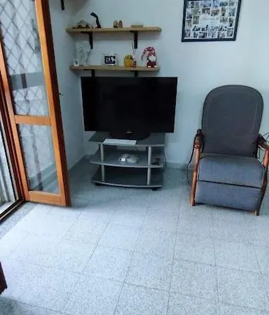 Grande Bilocale Con Giardino Apartment