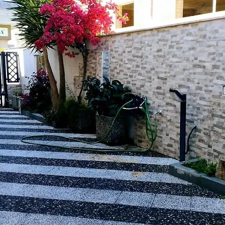 Grande Bilocale Con Giardino Lizzano (Apulia)