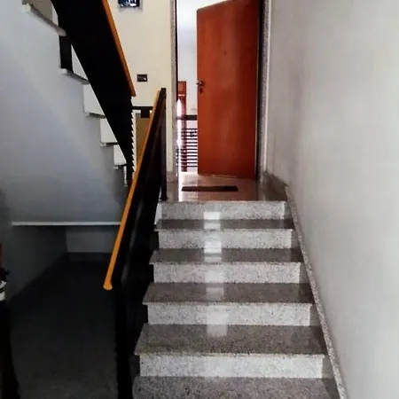 Grande Bilocale Con Giardino Apartment
