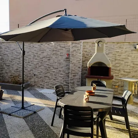 Grande Bilocale Con Giardino *