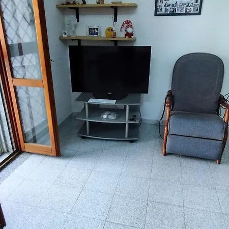 Grande Bilocale Con Giardino *